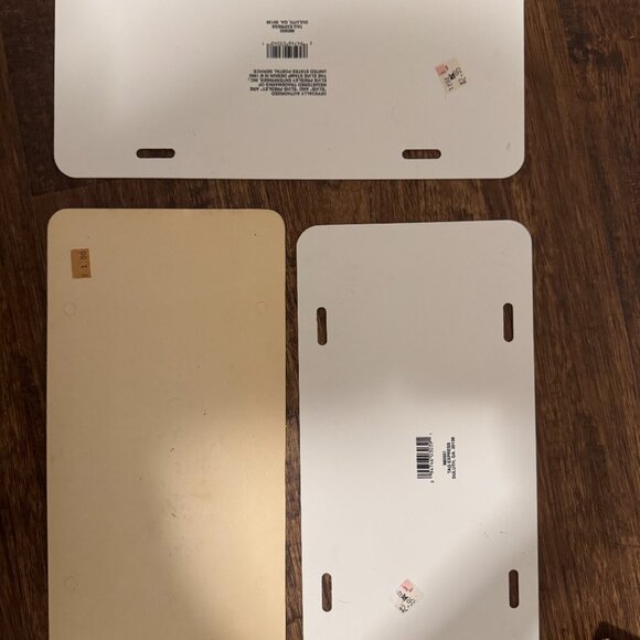 Set of 3 Elvis souvenir license plates - Picture 2 of 2